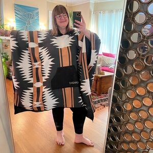 Urban Outfitters One Size Nomadix Cape Towel Pendleton inspired